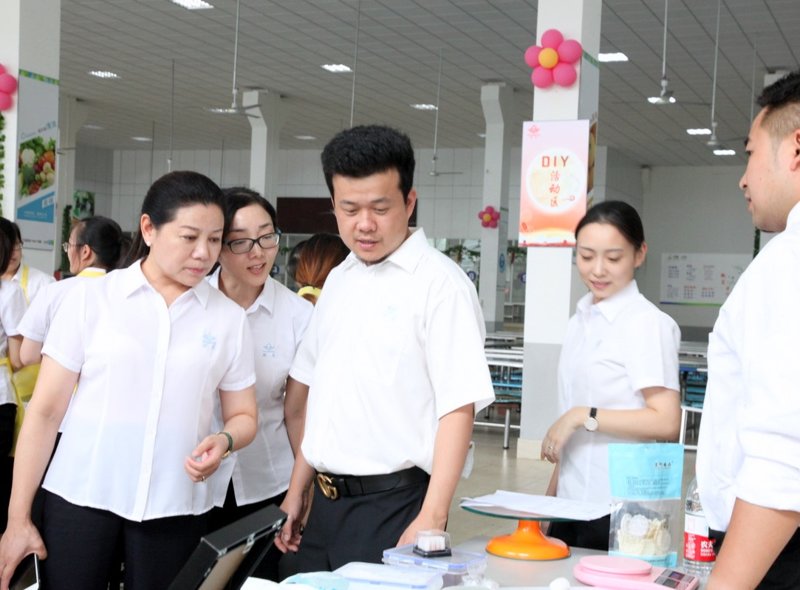 福滿中秋 情系國茂？